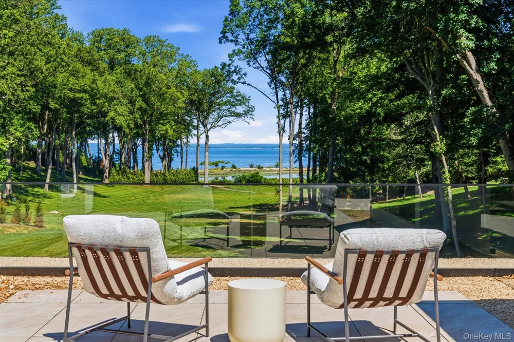 28 Watch Way Lloyd Harbor, NY 11743