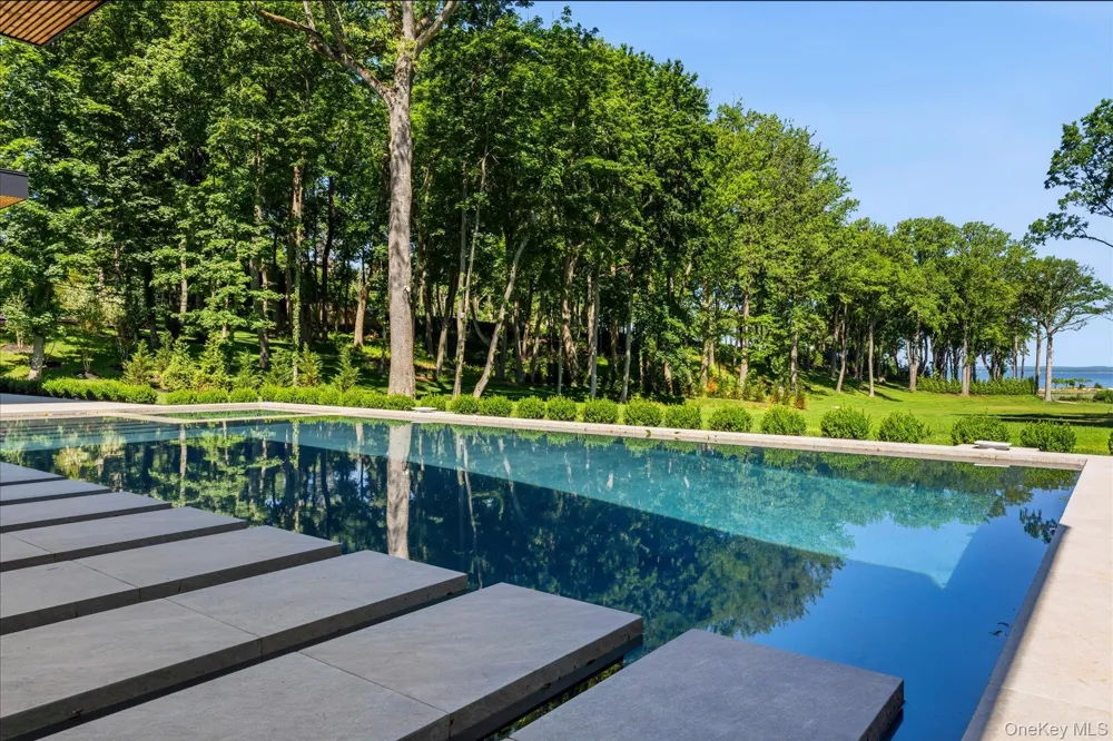 28 Watch Way Lloyd Harbor, NY 11743
