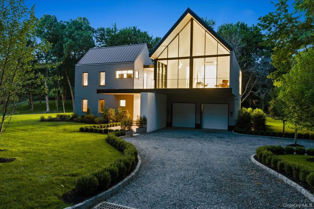28 Watch Way Lloyd Harbor, NY 11743