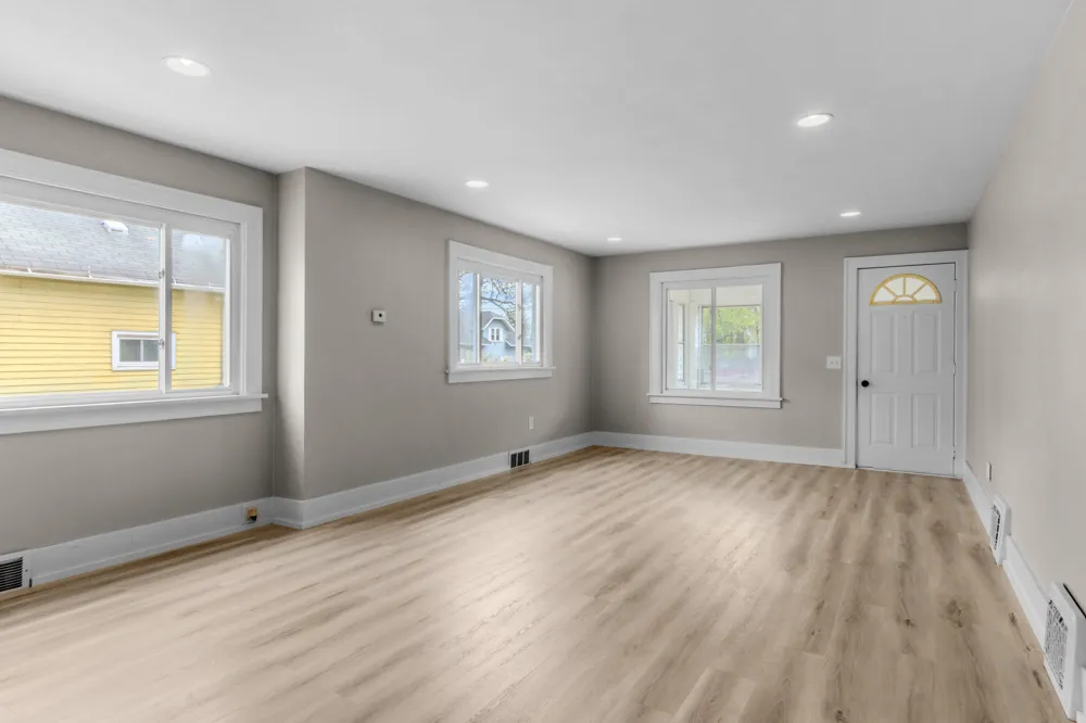 819 Harding Street NW Walker City, MI 49544