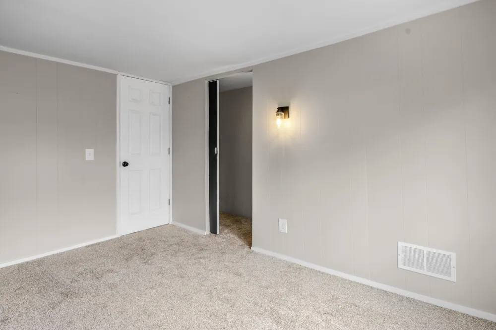 819 Harding Street NW Walker City, MI 49544