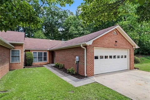 7101 Woodridge Lane