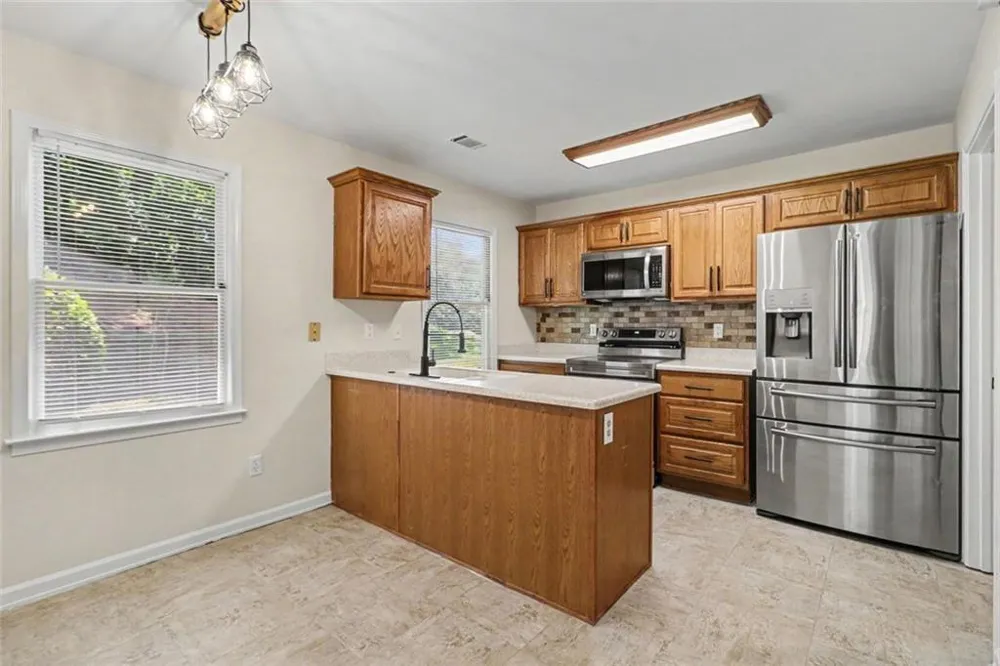7101 Woodridge Lane Union City, GA 30291