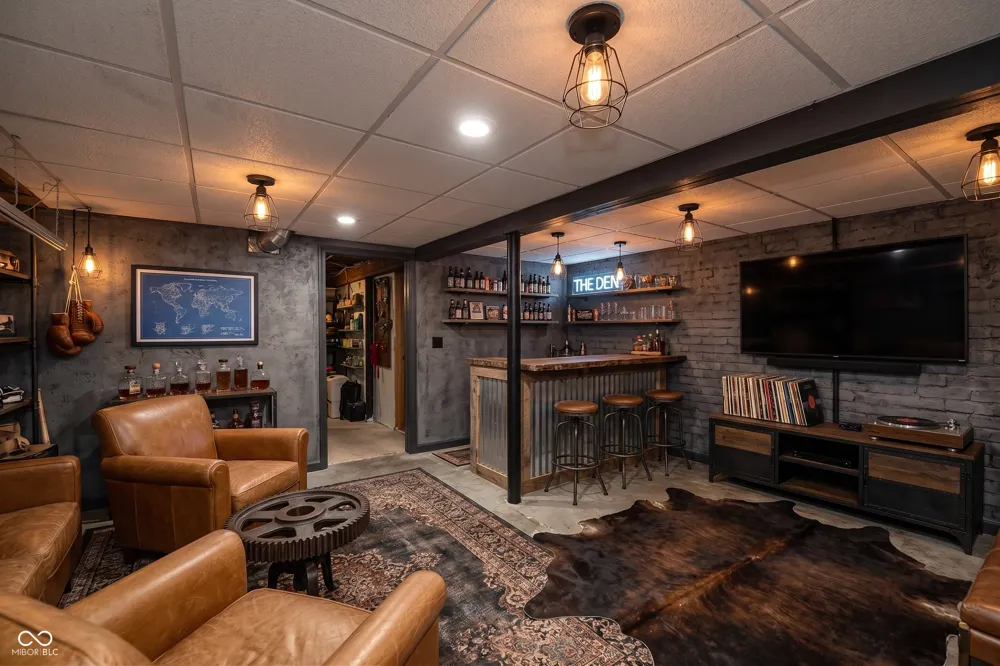 6146 Ralston Avenue Indianapolis, IN 46220