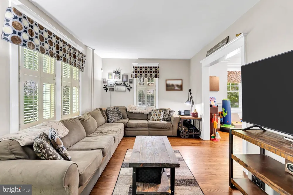 817 WASHINGTON AVENUE Palmyra, NJ 08065
