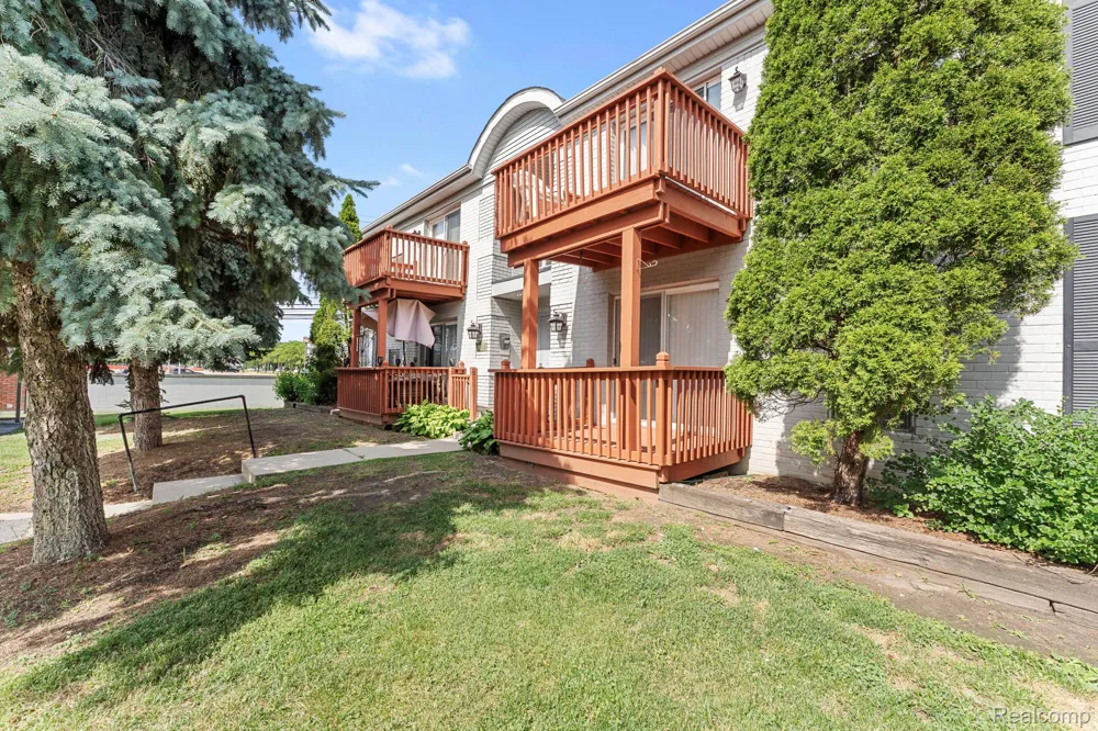 1714 Fort Street Trenton City, MI 48183