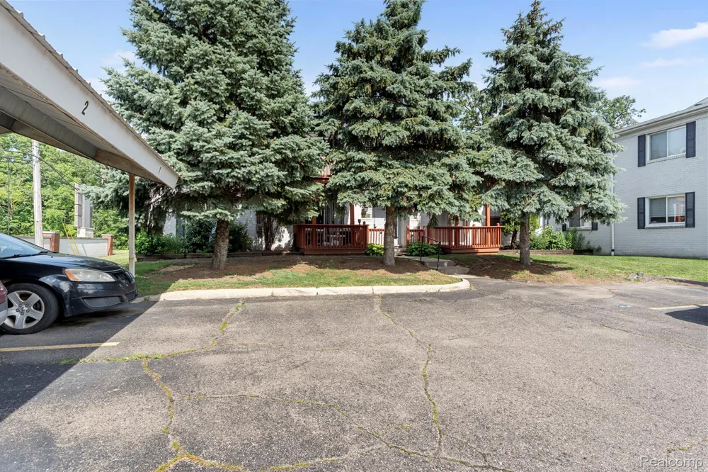 1714 Fort Street Trenton City, MI 48183