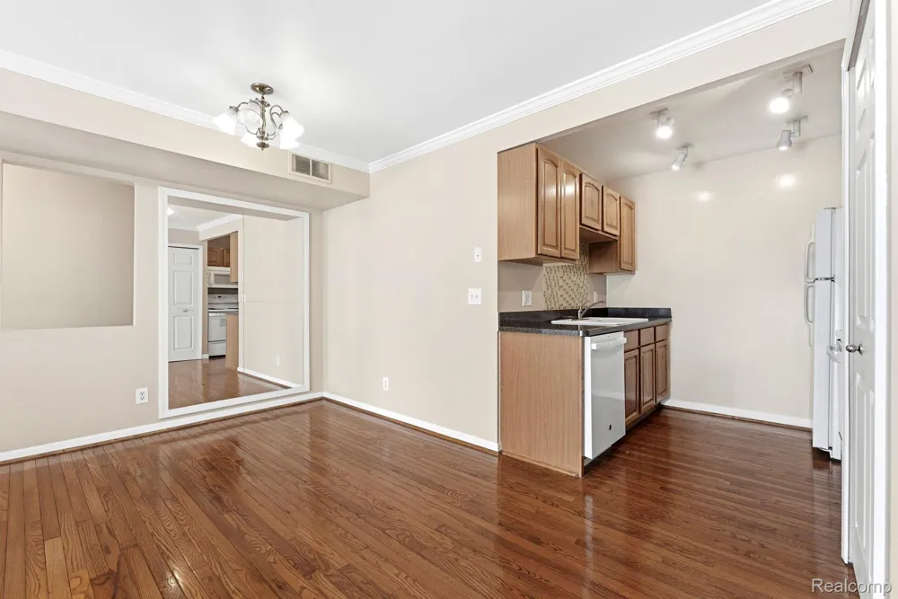 1714 Fort Street Trenton City, MI 48183