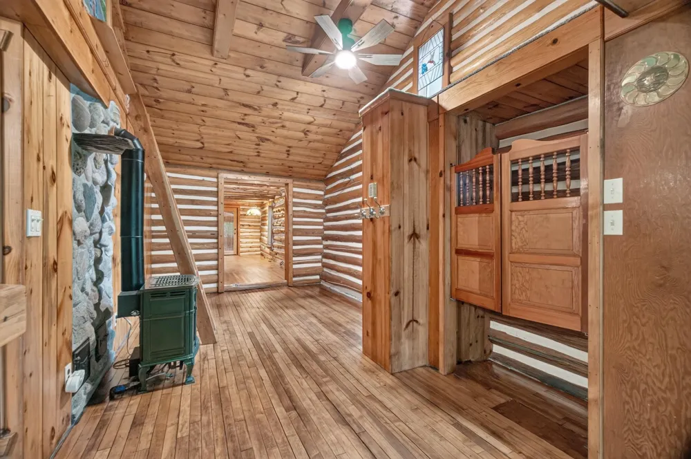 5885 Cedar Valley Road Long Lake Township, MI 49684
