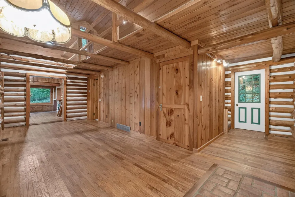 5885 Cedar Valley Road Long Lake Township, MI 49684