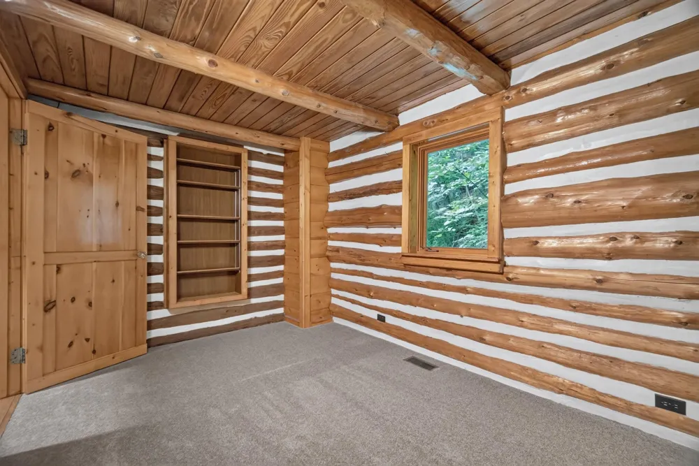 5885 Cedar Valley Road Long Lake Township, MI 49684