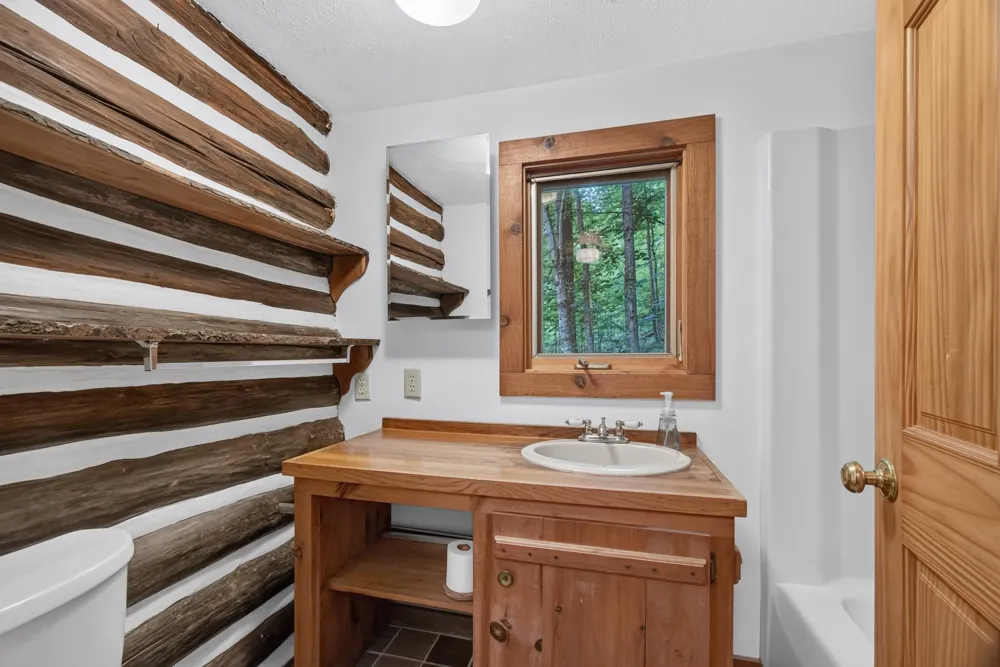 5885 Cedar Valley Road Long Lake Township, MI 49684