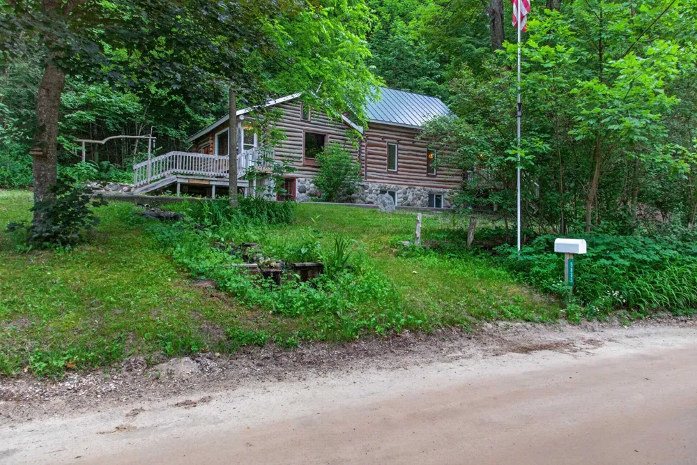 5885 Cedar Valley Road Long Lake Township, MI 49684