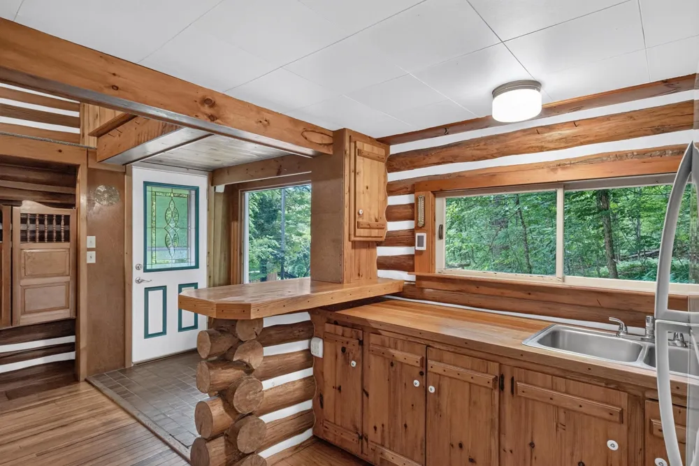 5885 Cedar Valley Road Long Lake Township, MI 49684