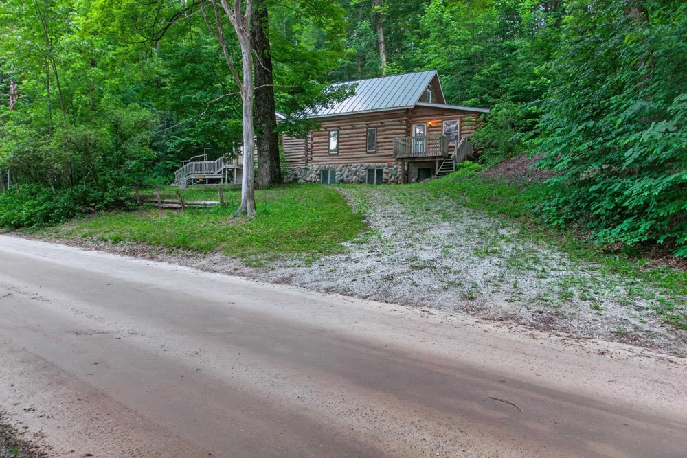 5885 Cedar Valley Road Long Lake Township, MI 49684