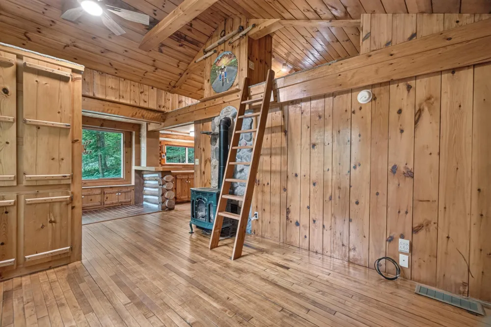 5885 Cedar Valley Road Long Lake Township, MI 49684