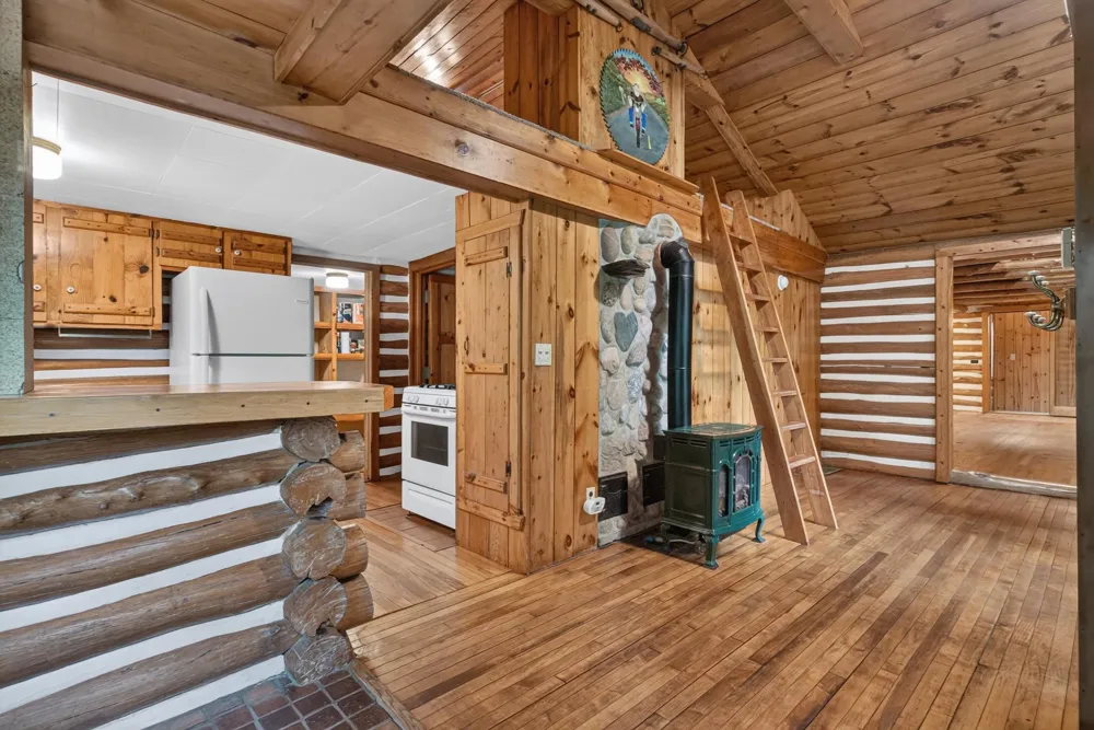 5885 Cedar Valley Road Long Lake Township, MI 49684