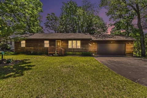 1660 Iroquois Trail