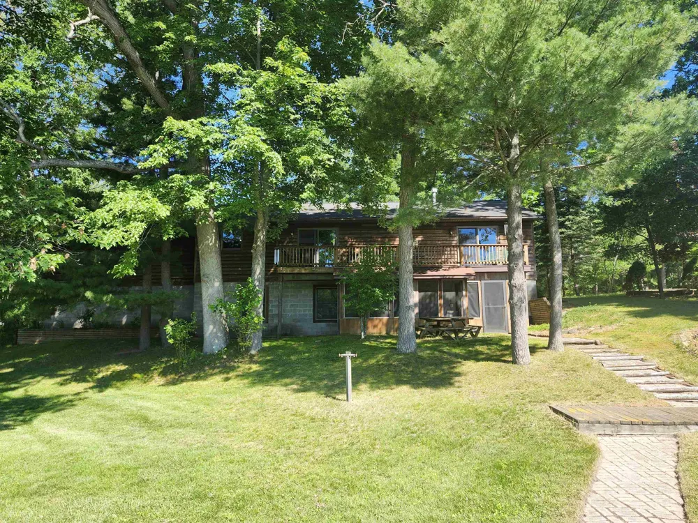 1660 Iroquois Trail Grant Township, MI 48748