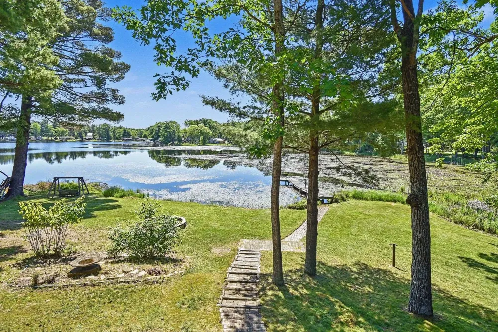 1660 Iroquois Trail Grant Township, MI 48748