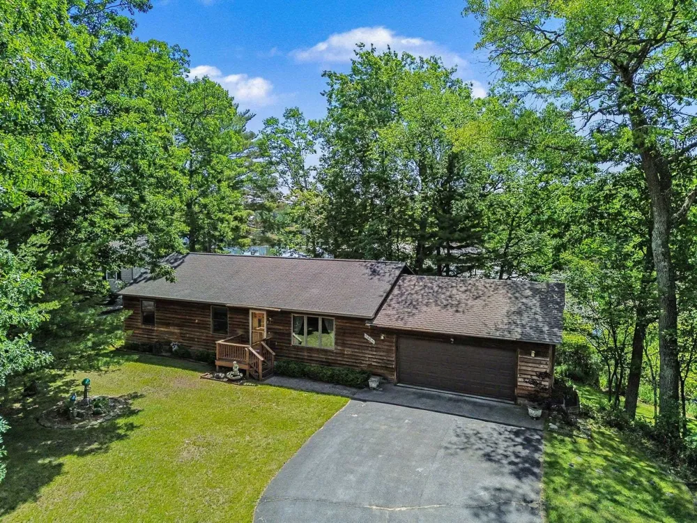 1660 Iroquois Trail Grant Township, MI 48748