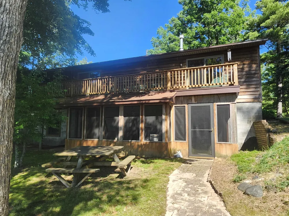 1660 Iroquois Trail Grant Township, MI 48748