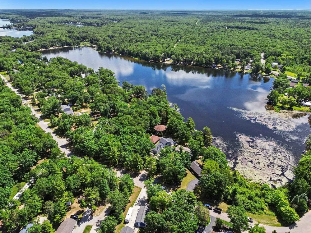 1660 Iroquois Trail Grant Township, MI 48748