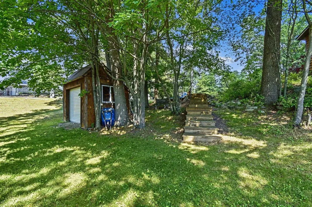 1660 Iroquois Trail Grant Township, MI 48748
