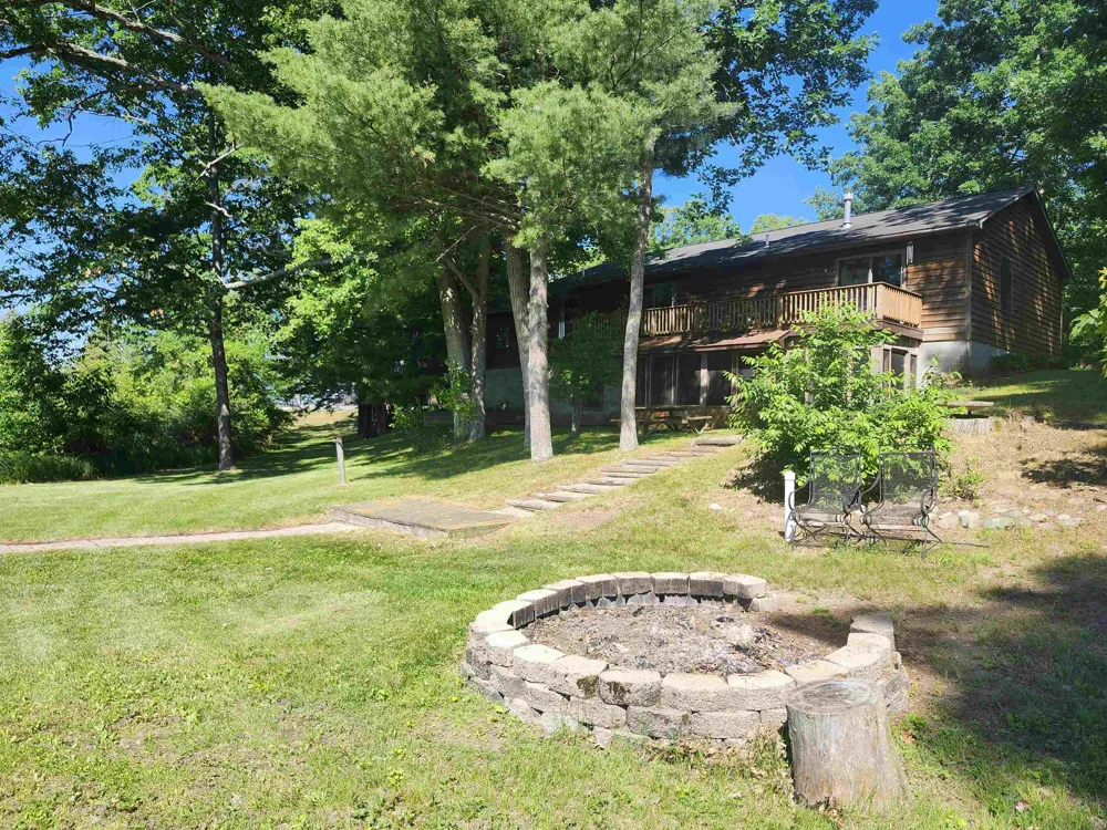 1660 Iroquois Trail Grant Township, MI 48748