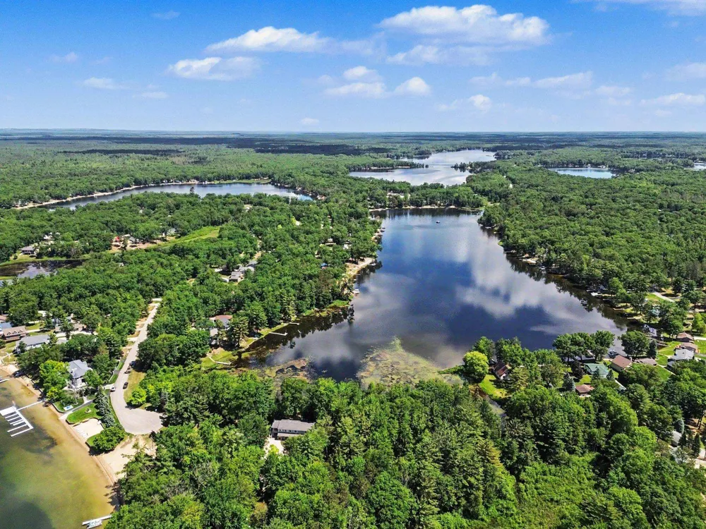 1660 Iroquois Trail Grant Township, MI 48748