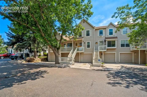 513 Shady Crest Circle