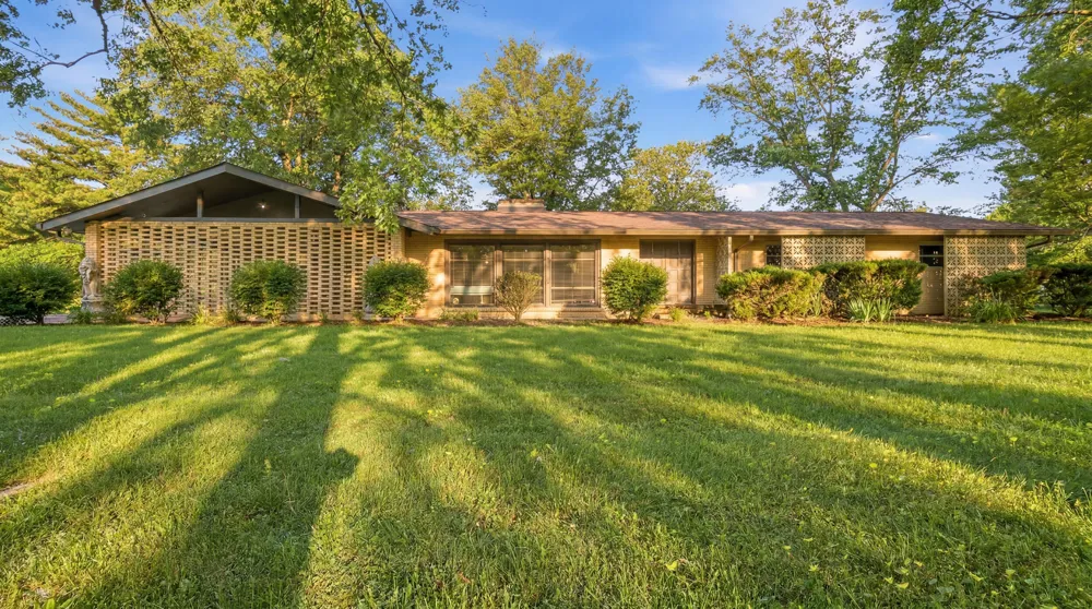 4989 Cleveland Highway Cohutta, GA 30710