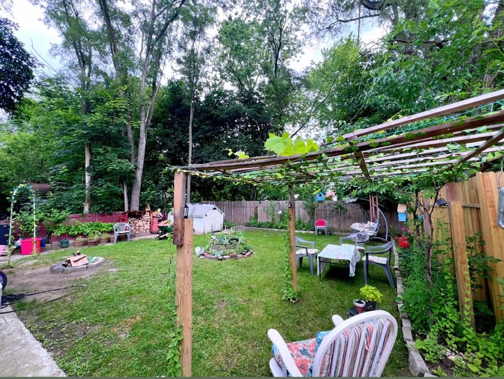 2944 Wolcott Flint, MI 48504