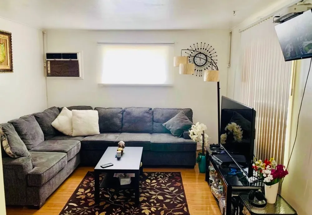 2944 Wolcott Flint, MI 48504