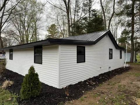 111 Woodland Walk