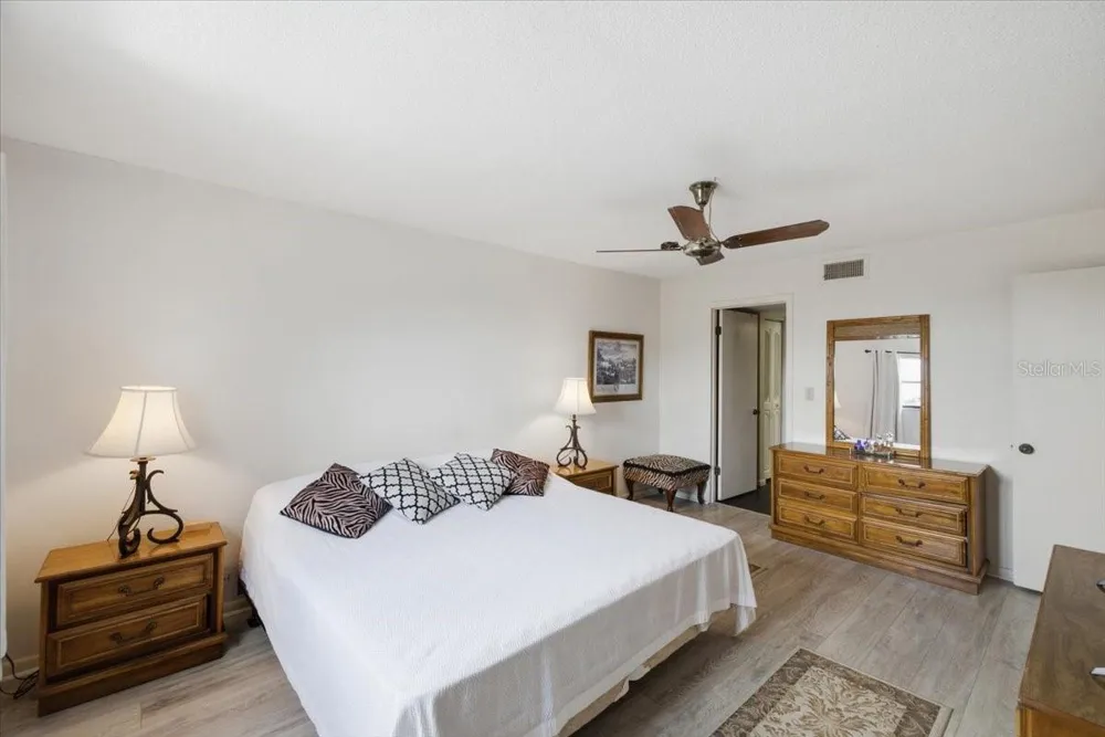 7050 SUNSET DRIVE S #216 South Pasadena, FL 33707