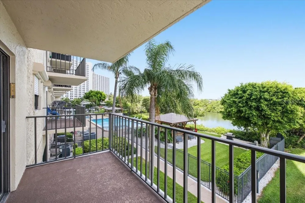 7050 SUNSET DRIVE S #216 South Pasadena, FL 33707