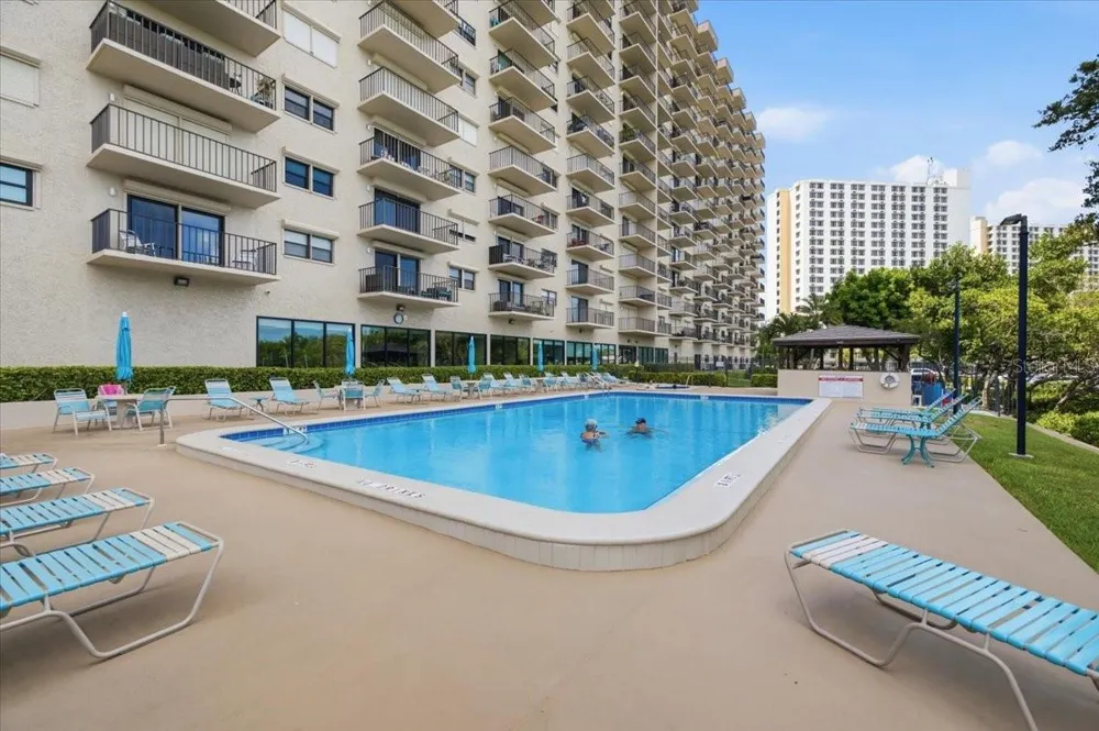 7050 SUNSET DRIVE S #216 South Pasadena, FL 33707