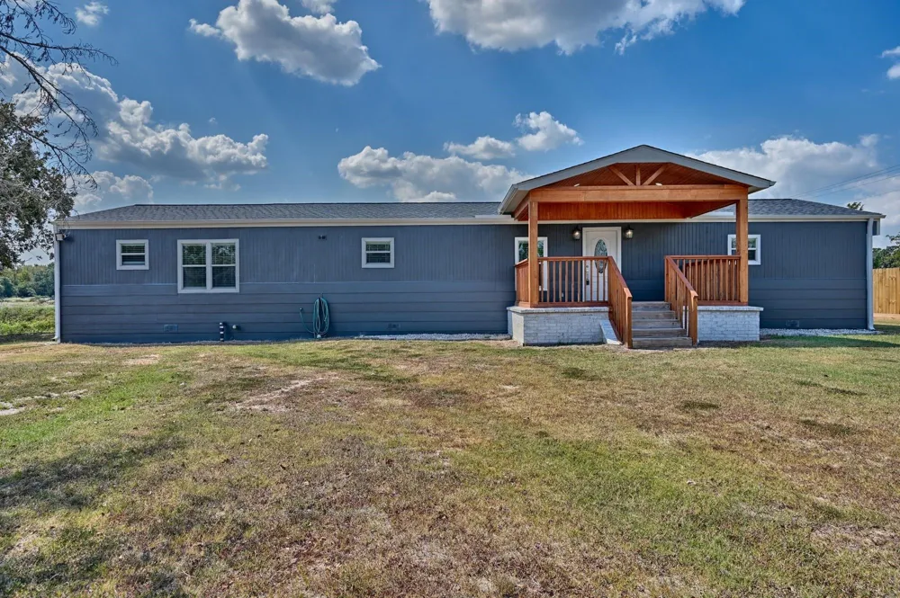 9137 Conner Road Washington, TX 77880