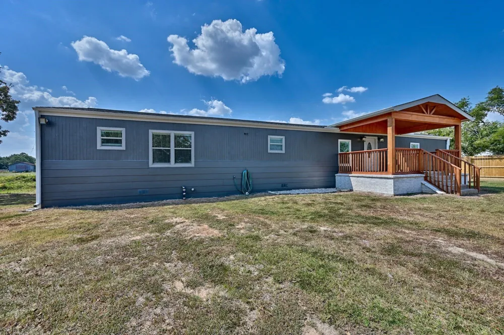 9137 Conner Road Washington, TX 77880