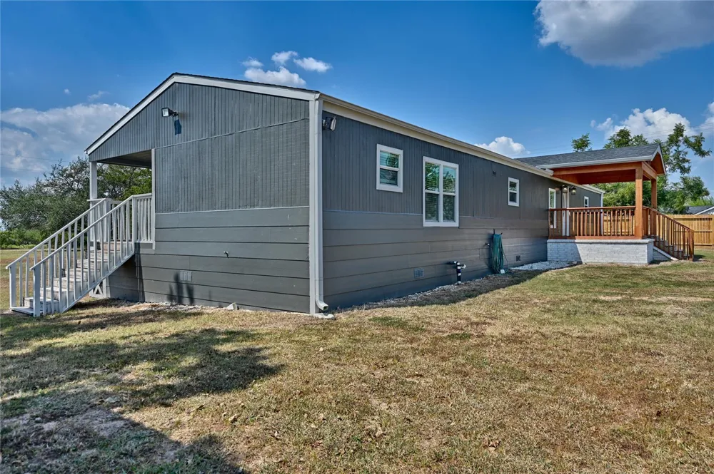 9137 Conner Road Washington, TX 77880