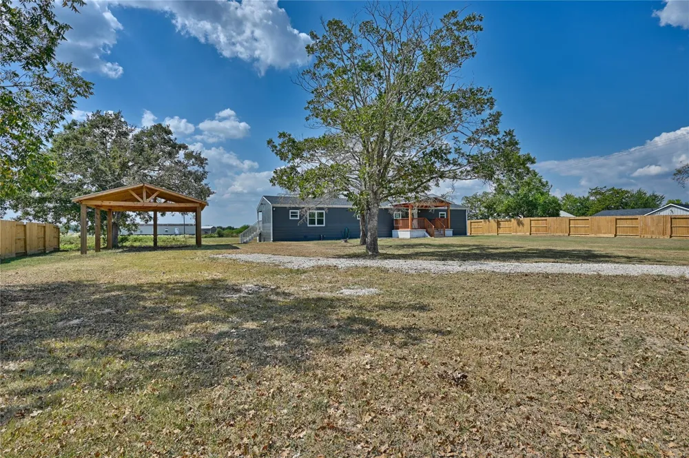 9137 Conner Road Washington, TX 77880