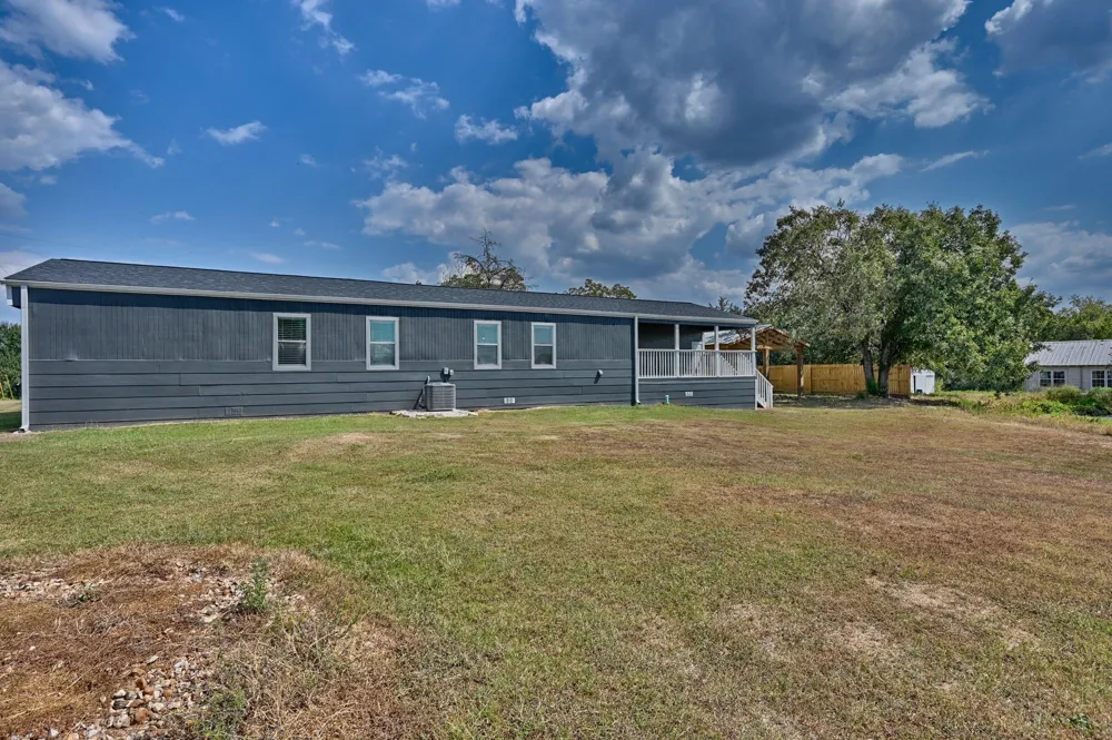 9137 Conner Road Washington, TX 77880