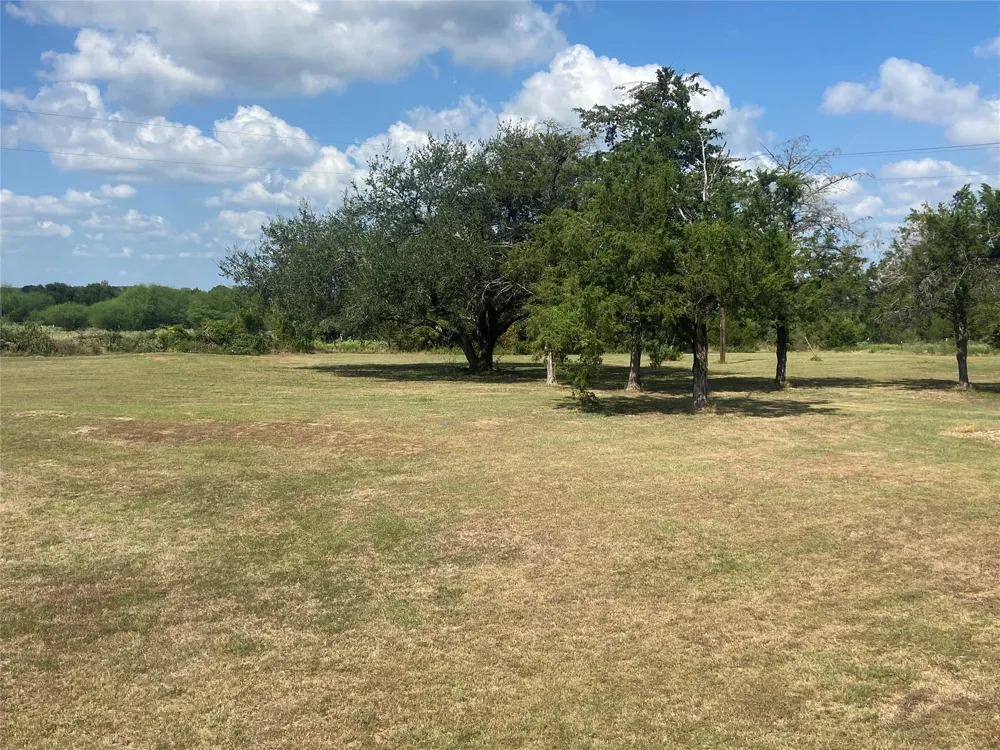 9137 Conner Road Washington, TX 77880