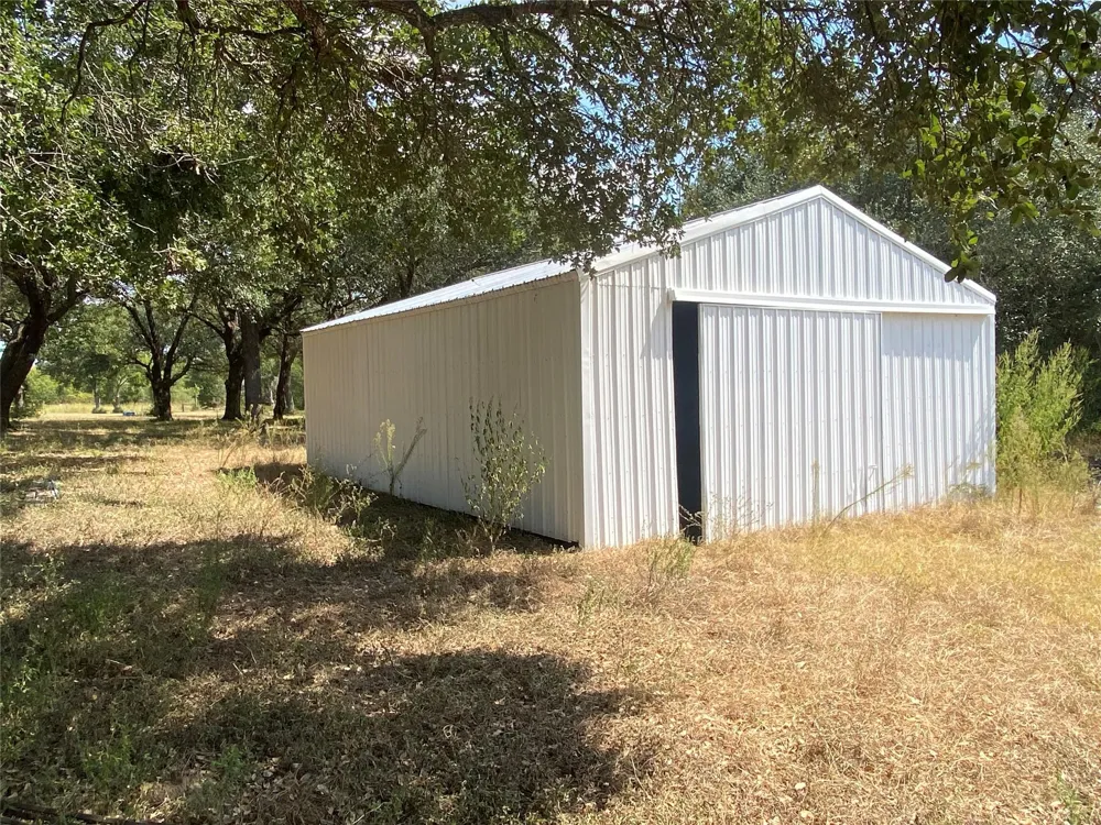9137 Conner Road Washington, TX 77880