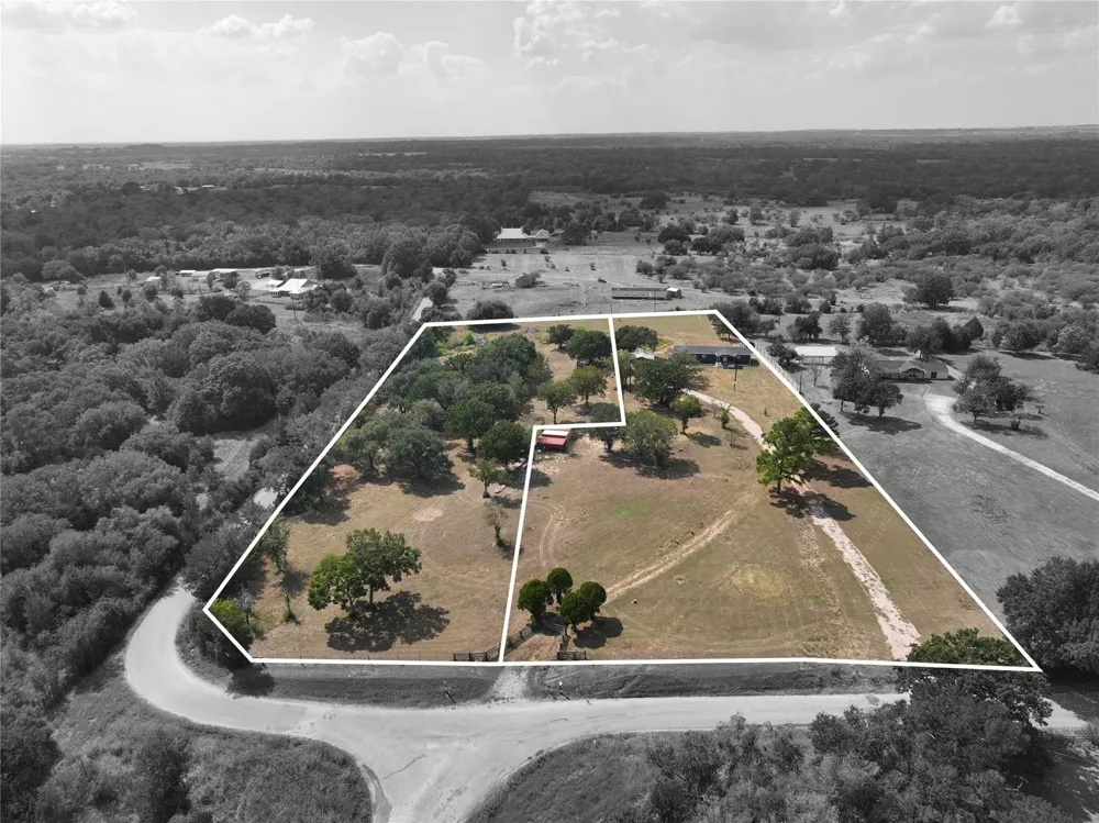 9137 Conner Road Washington, TX 77880
