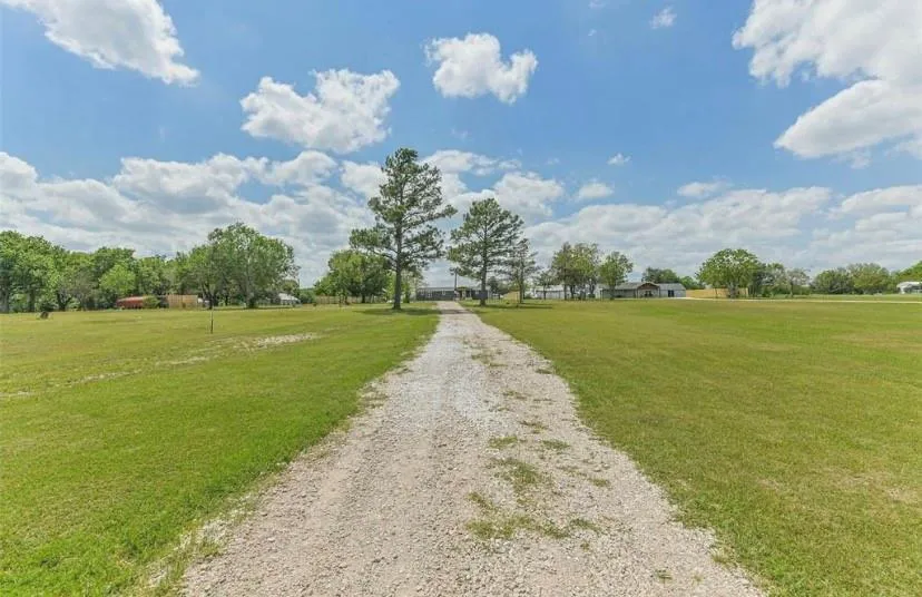9137 Conner Road Washington, TX 77880