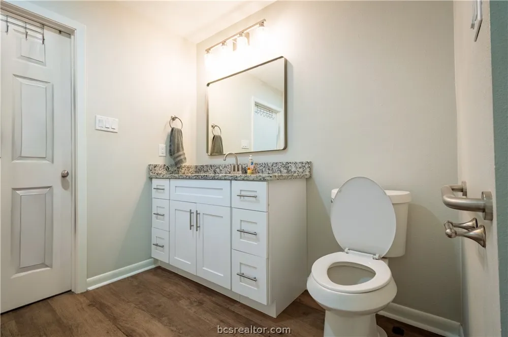 38 Golfview Drive Hilltop Lakes, TX 77871
