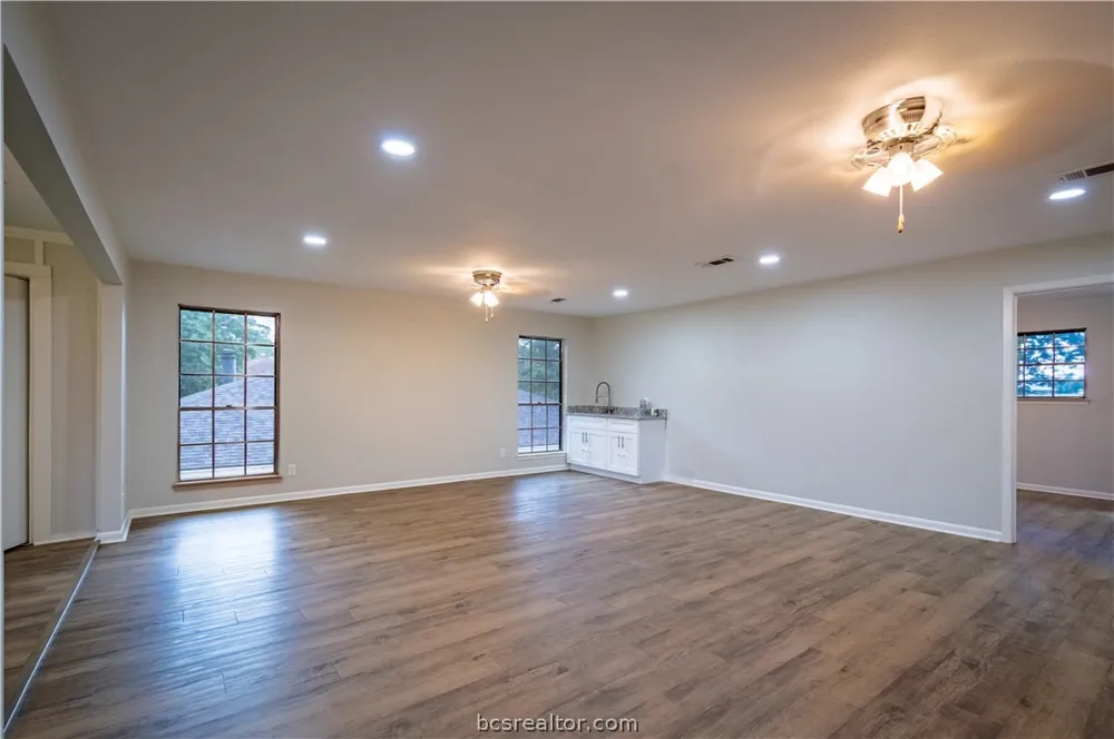 38 Golfview Drive Hilltop Lakes, TX 77871