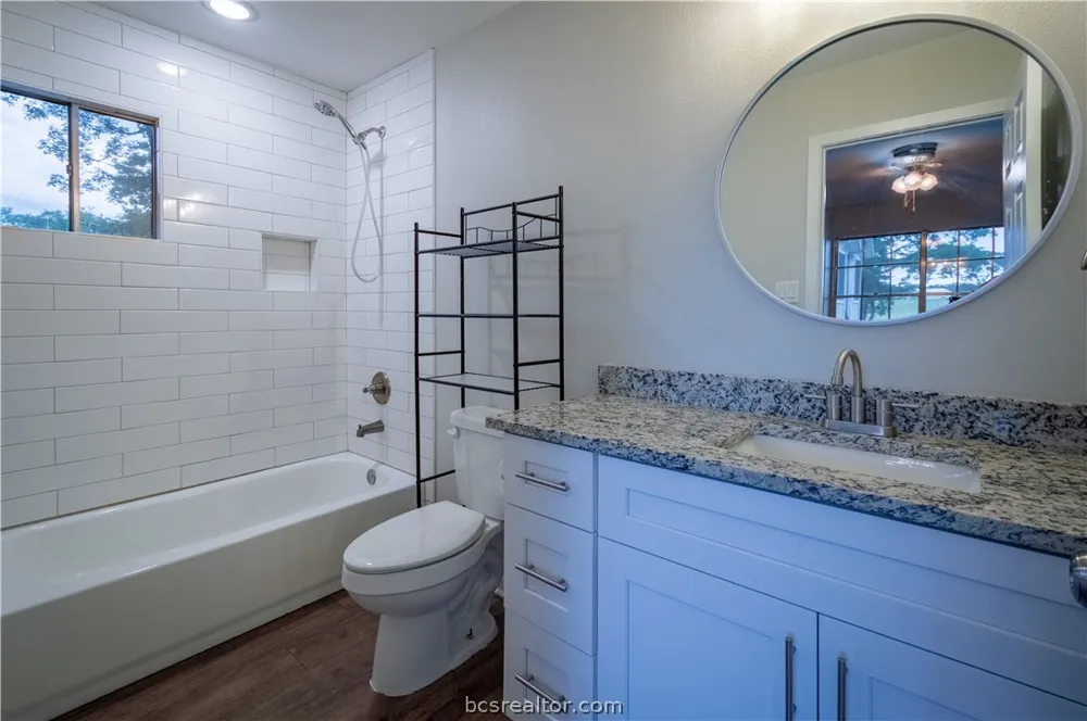 38 Golfview Drive Hilltop Lakes, TX 77871